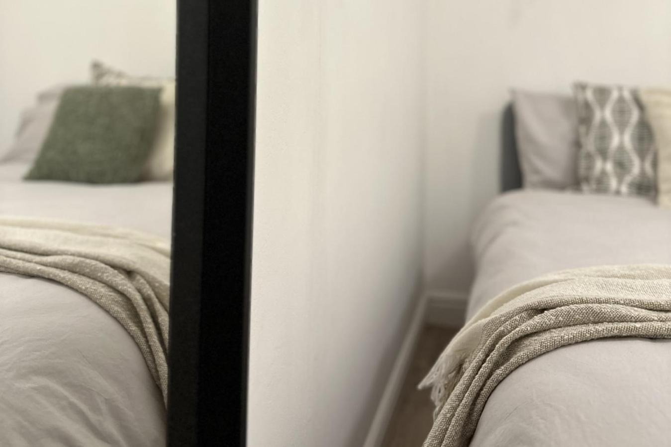 Cosy 1Bd Getaway Perfect For Couples Stamford Apartment Bagian luar foto